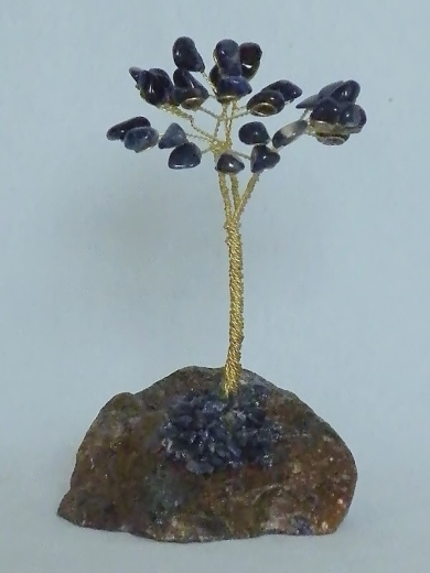 Kleiner Bonsai (± 10 cm) mit Lapislazuli